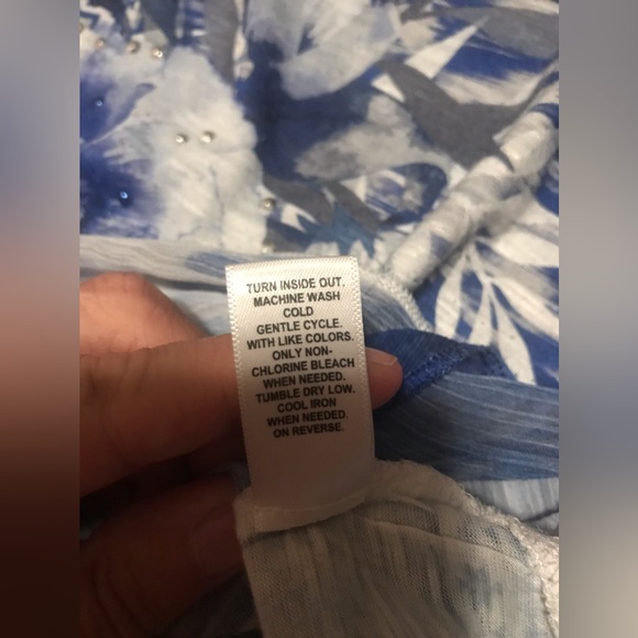 EST. 1946 top, size Large, blue, white, grey. - Picture 10 of 14